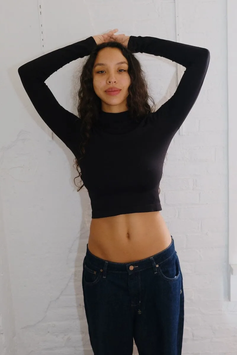 Dilek Mock Neck Crop Top